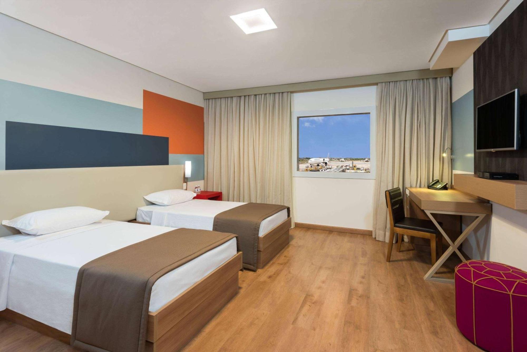 Tryp By Wyndham Sao Paulo Airport - Hotel De Transito Terminal 3 -Lado Ar - Area Restrita A Passageiros Ja Embarcados - Piso 1 Гуарульос Екстериор снимка